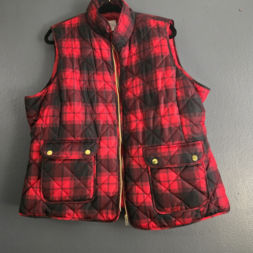 St. John's Bay Quilted Red and Black Checkered Vest - Picture 3 of 3